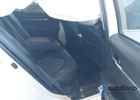 2022 Toyota Camry Se z USA, uszkodzony, nr VIN 4T1G11AKXNU019457